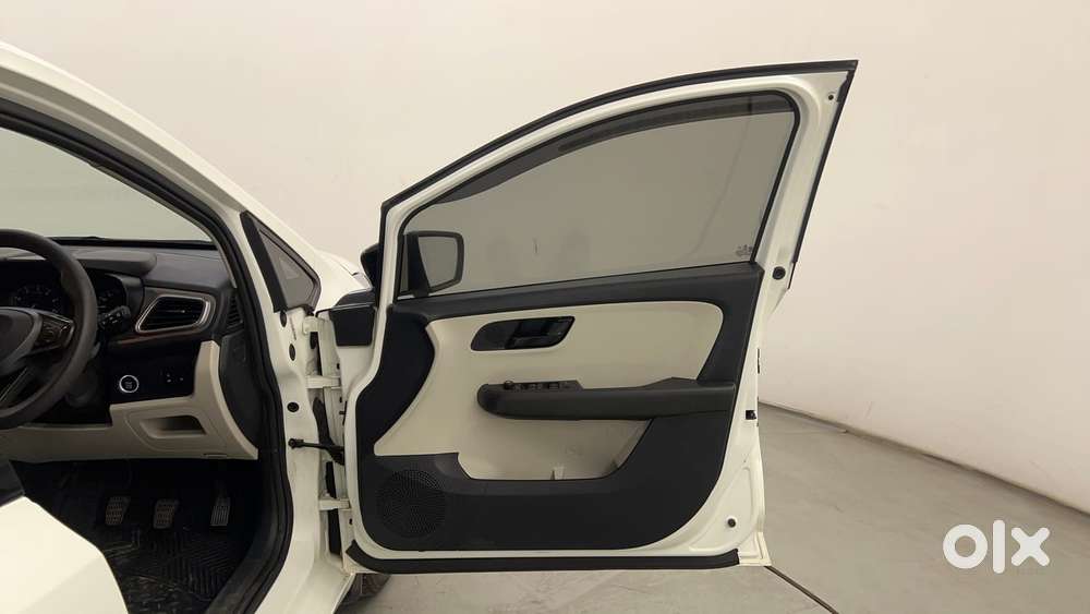 Tata Altroz 1.2 Xt, 2023, Petrol