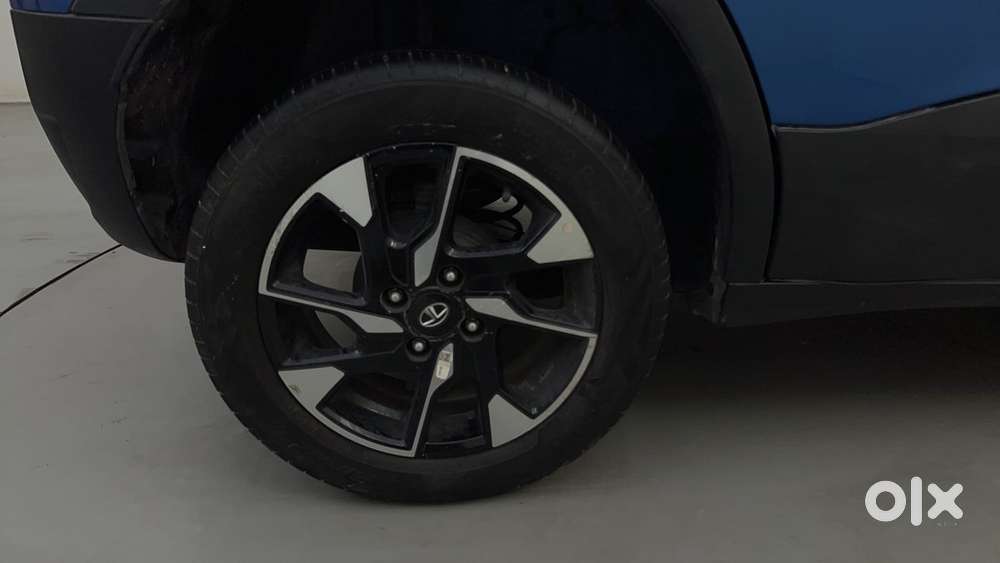 Tata Punch Creative Dual Tone Amt Sunroof, 2023, Petrol