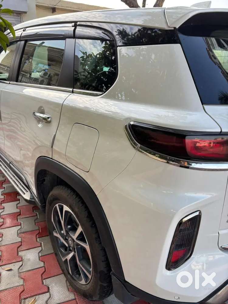 Toyota Urban Cruiser Hyryder 24 Petrol 8600 Km Driven