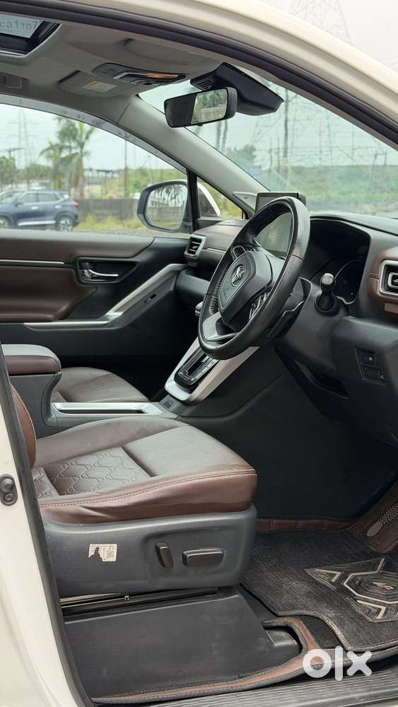 Toyota Innova Hycross 2.0 Zx (o) Hybrid 7 Str, 2024, Electric