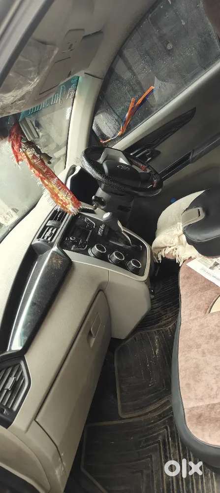 Mahindra Kuv100 Nxt 6 Petrol Good Condition