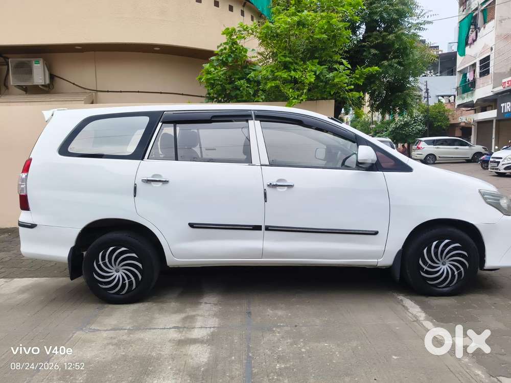 Toyota Innova 2.5 G (diesel) 8 Seater, 2012, Diesel
