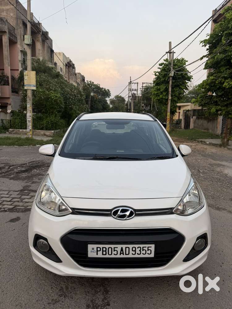 Hyundai Grand I10 Sportz, 2016, Petrol