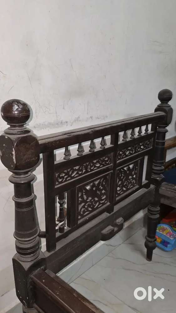 60 years old teak wood cot dimensions 6ft * 3 ft