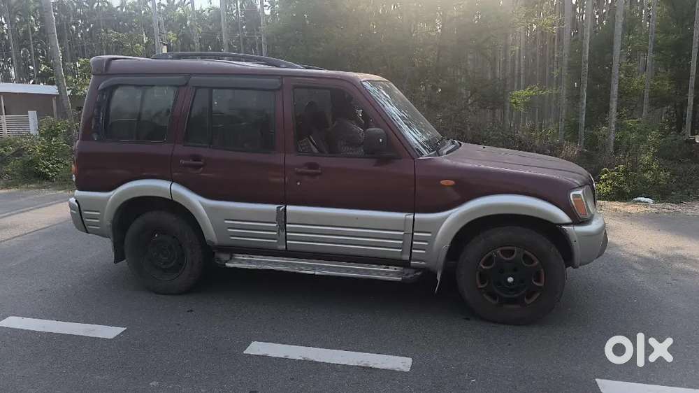 Mahindra Scorpio Classic 2005