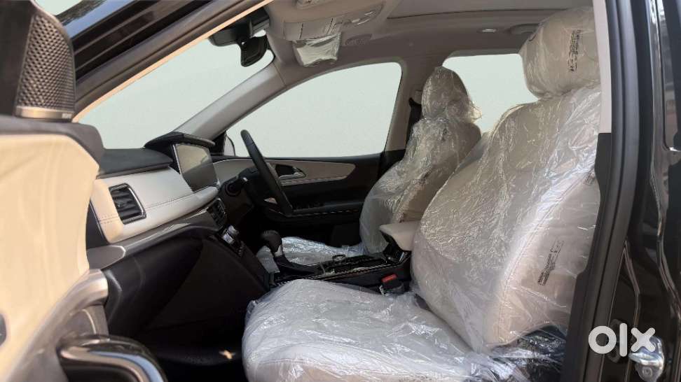 Mahindra Xuv700 2.2 Ax 7 Diesel At Str Awd, 2024, Diesel