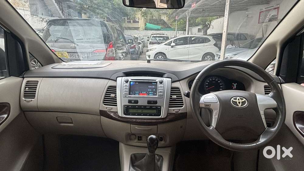 Toyota Innova 2.5 Vx 8 Str Bs-iii, 2012, Diesel
