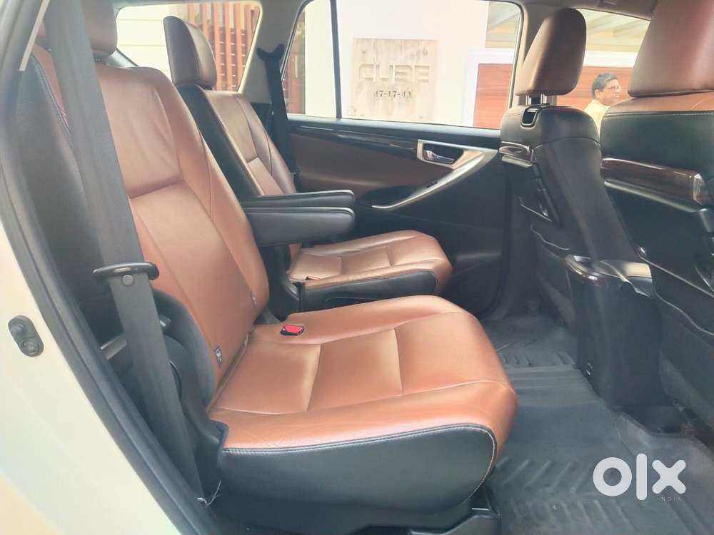 Toyota Innova Crysta 2.4 V 7 Str, 2017, Diesel