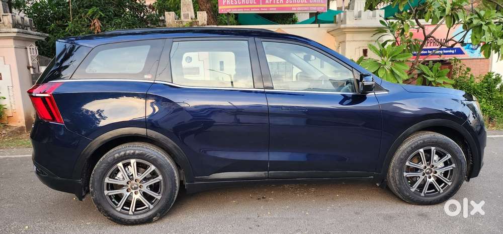 Mahindra Xuv700 2.0 Ax 7 Petrol Mt Str, 2021, Petrol