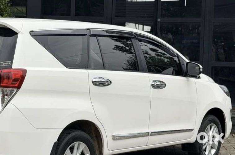 Toyota Innova Crysta 2.8 Gx At 8 Seater, 2018, Diesel