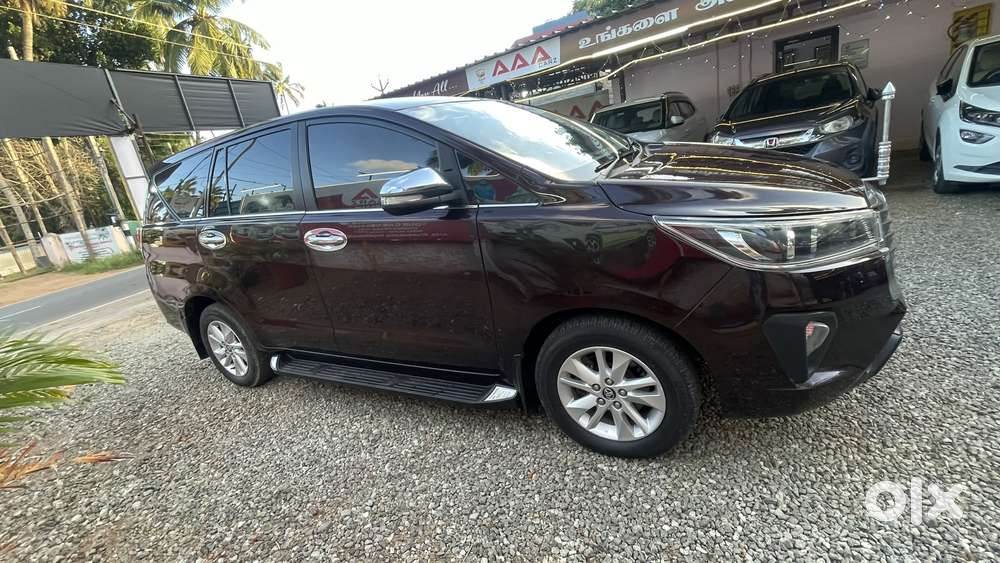 Toyota Innova Crysta 2.4 V 8 Str, 2016, Diesel