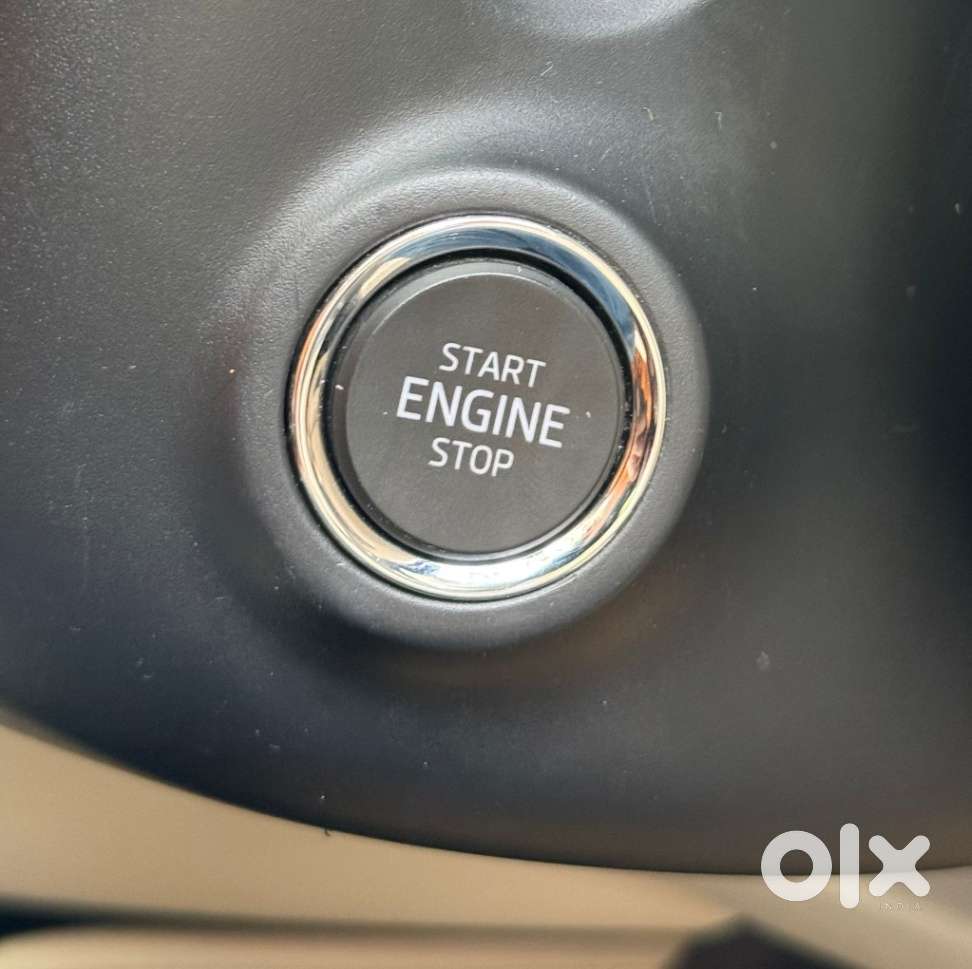 Skoda Slavia 1.0 Tsi Style At, 2023, Petrol