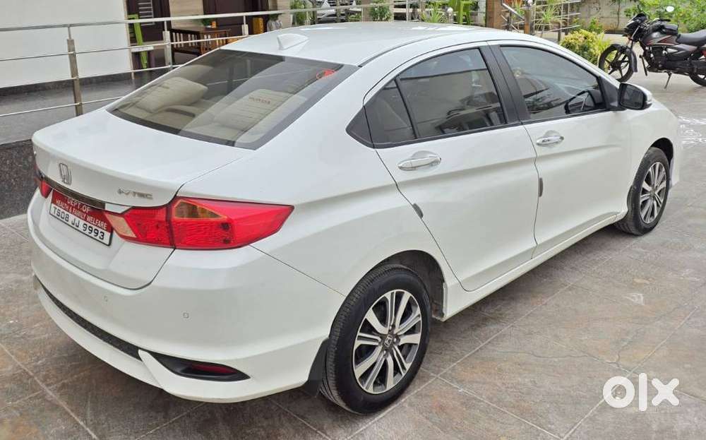 Honda City V Mt Sunroof, 2022, Petrol