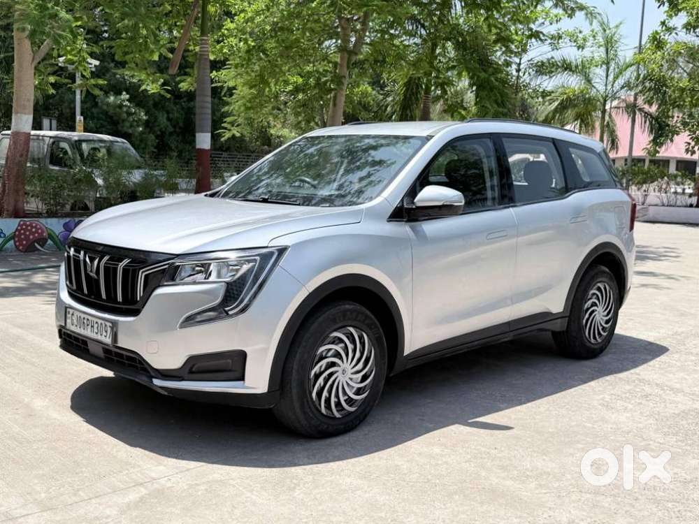 Mahindra Xuv700 Mx Petrol Mt 5 Str (e), 2022, Petrol