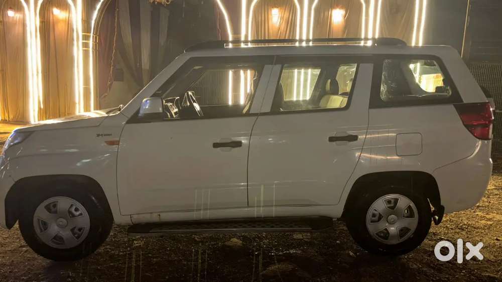Mahindra Tuv 300 2019 8+1