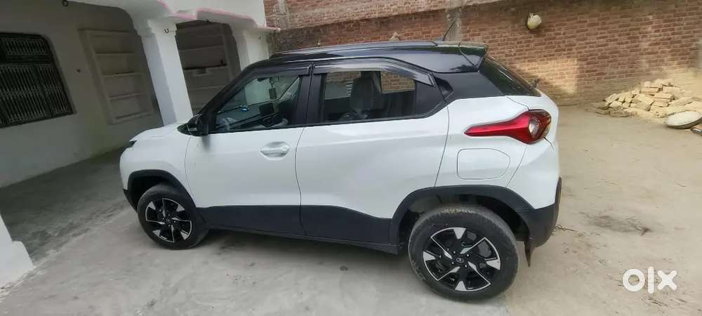 Tata Punch Creative Flagship 2024