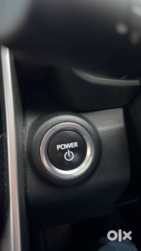 Toyota Innova Hycross 2.0 Vx (o) Hybrid 8 Str, 2025, Petrol