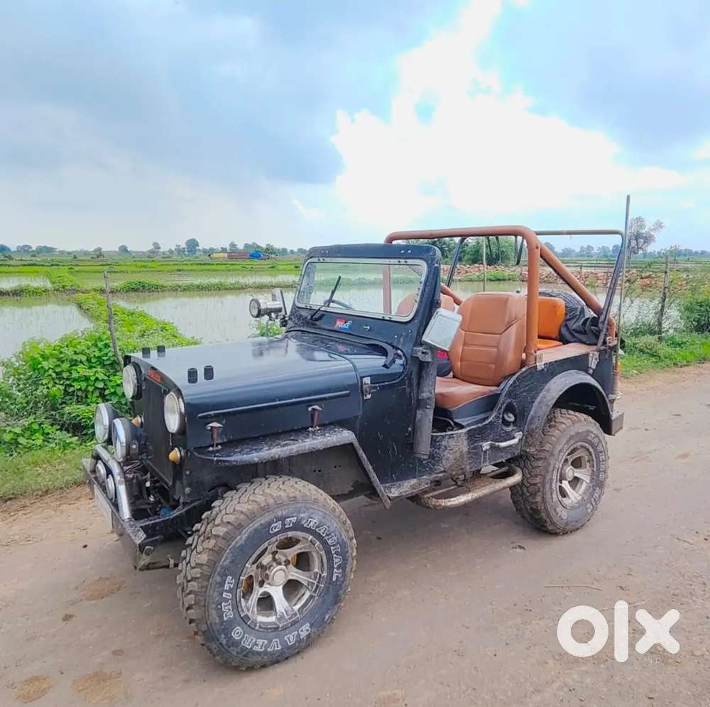 Overhead Mahindra Willys Jeep  500 1962