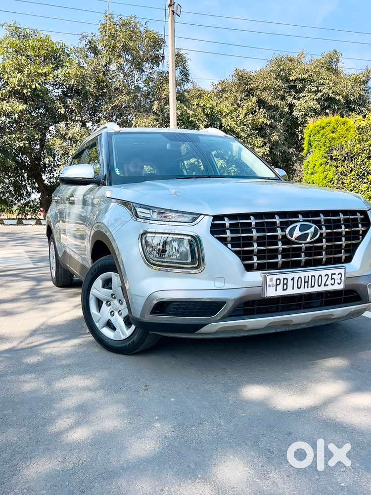 Hyundai Venue Petrol 2019