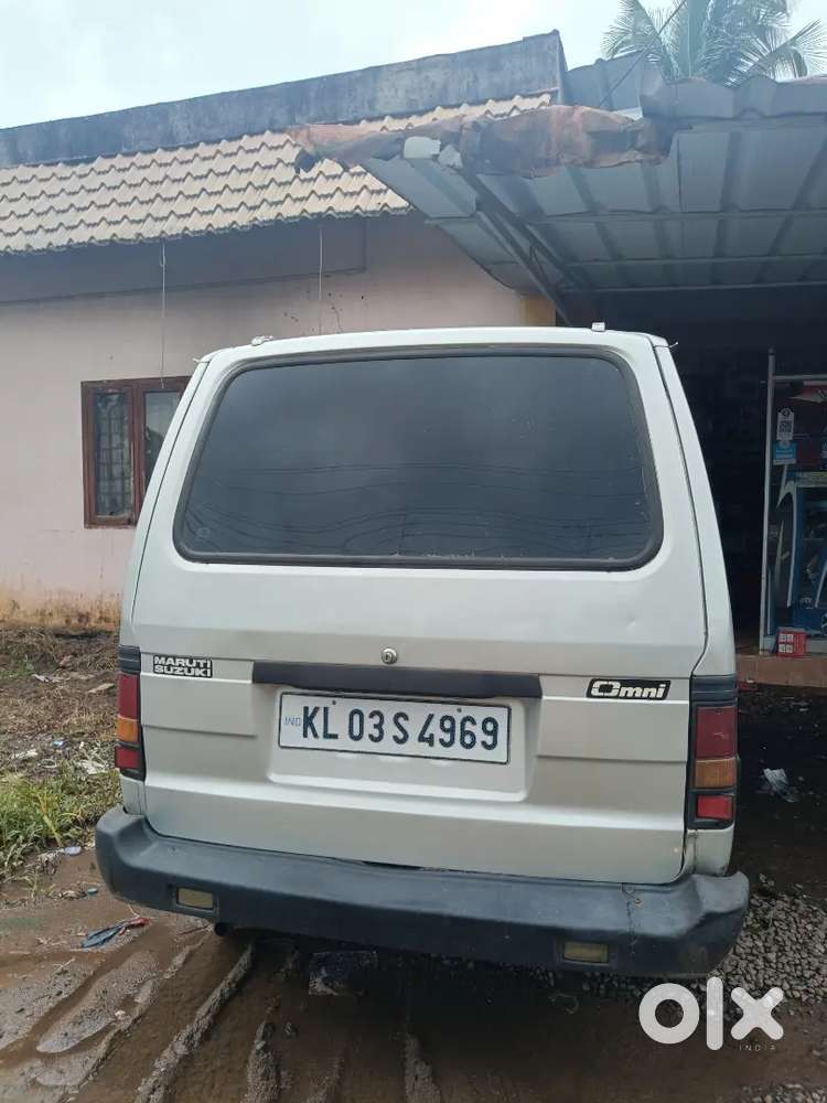 Maruti Suzuki Omni Petrol 5-seater 2009
