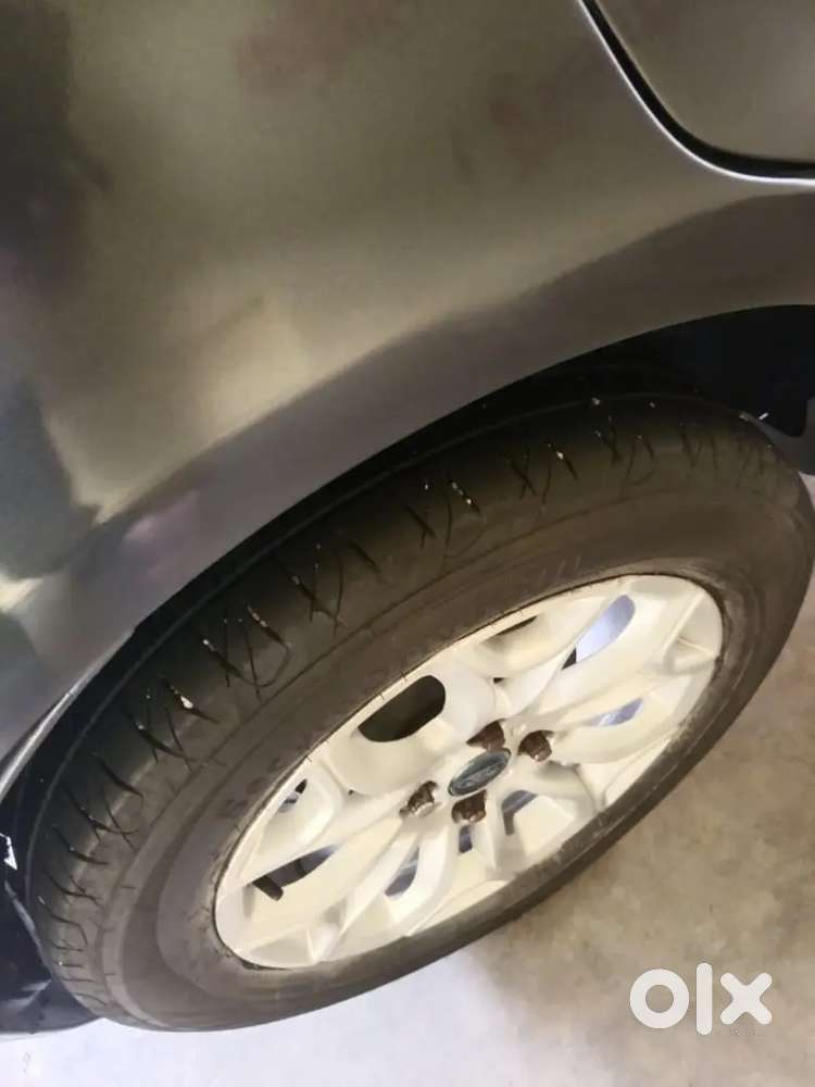 All Tyre New New Bettery Service With Motul Engine And Gear Oil.