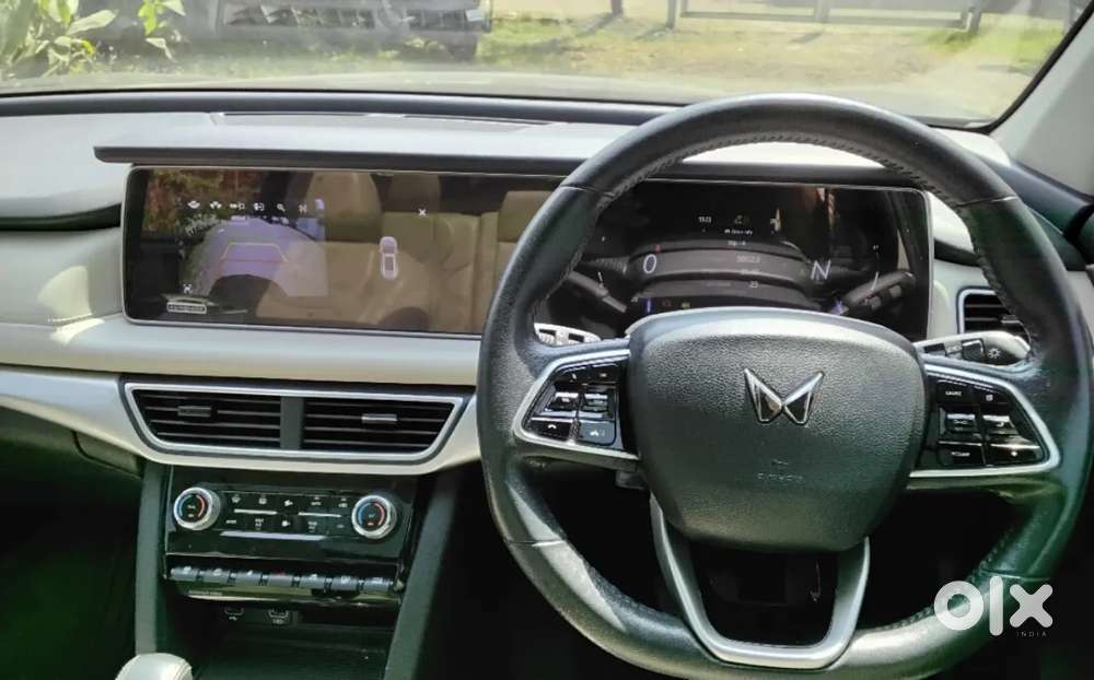 Mahindra Xuv700 2.2 Ax 7 Diesel At Str, 2022, Diesel