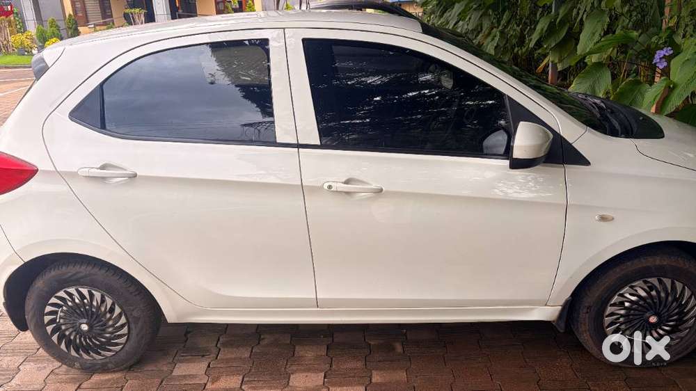 Tata Tiago Xe 2018