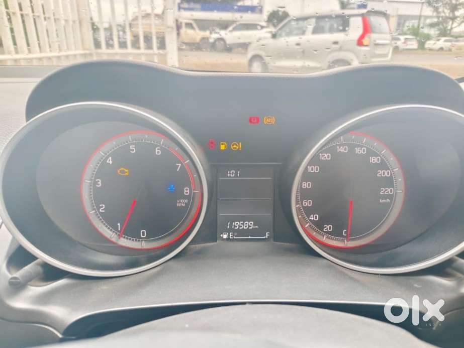 Maruti Suzuki Swift Vxi + Manual, 2023, Petrol