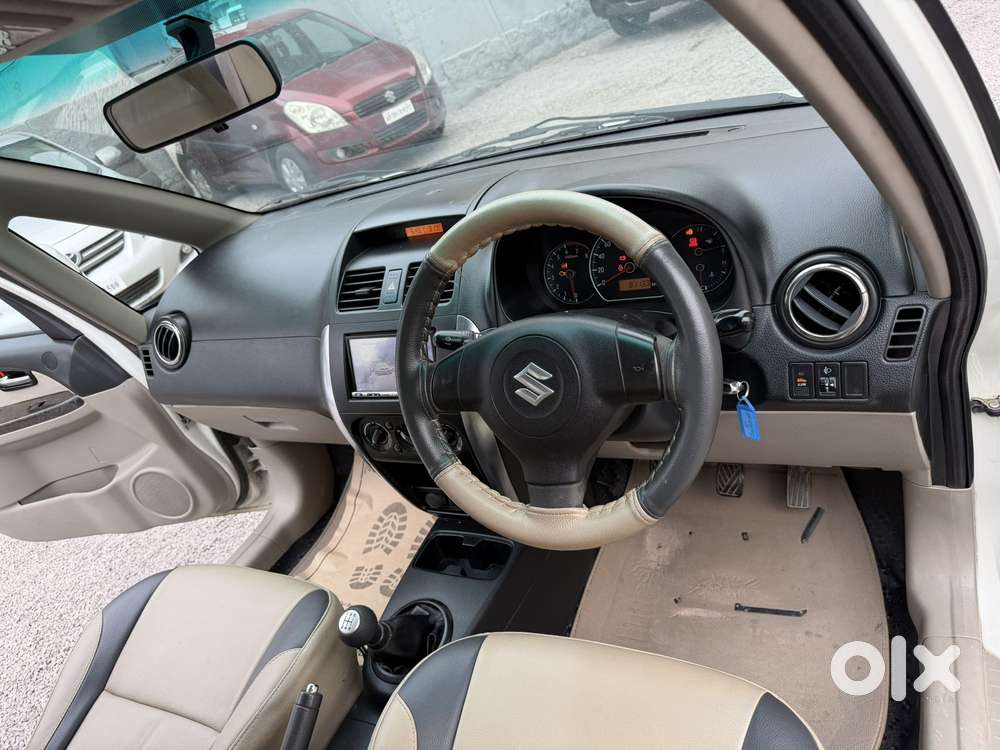 Maruti Suzuki Sx4 Vxi Bsiv, 2013, Petrol