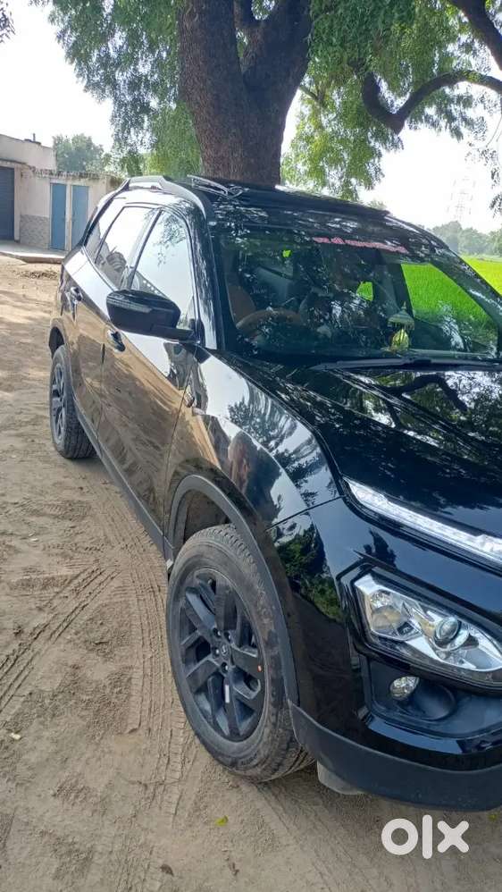Tata Safari Dark Edition 2022
