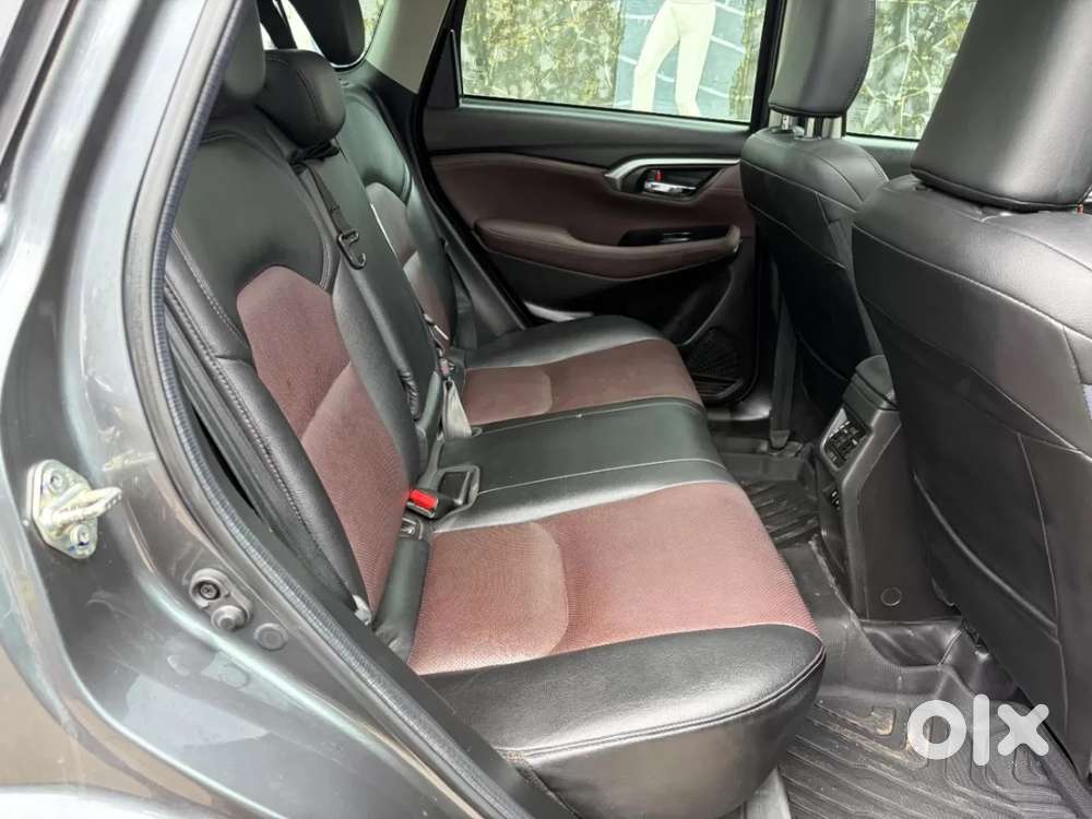 Maruti Suzuki Grand Vitara 1.5 Alpha Smart Hybrid At, 2023, Petrol