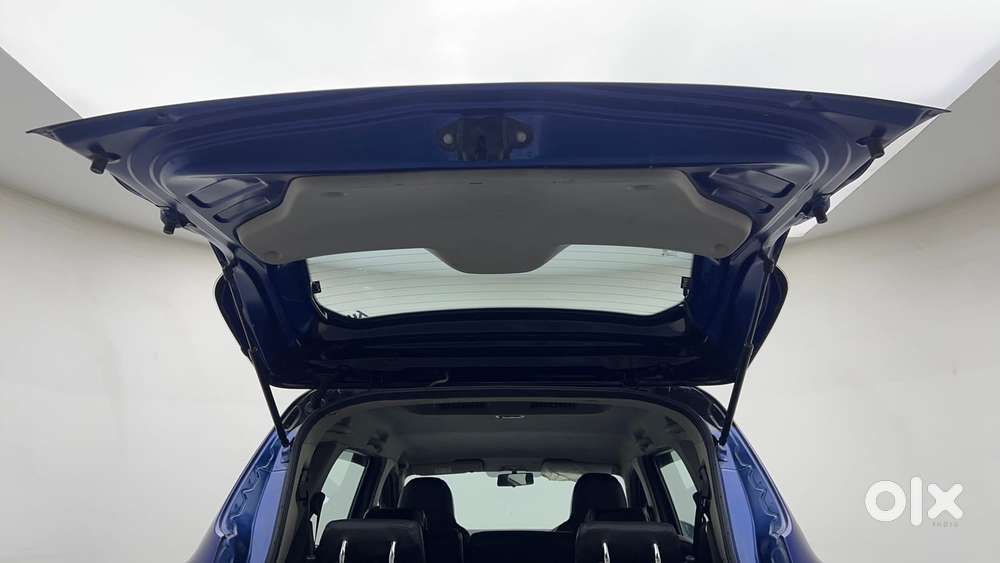 Renault Triber 1.0 Rxz Dual Tone, 2022, Petrol