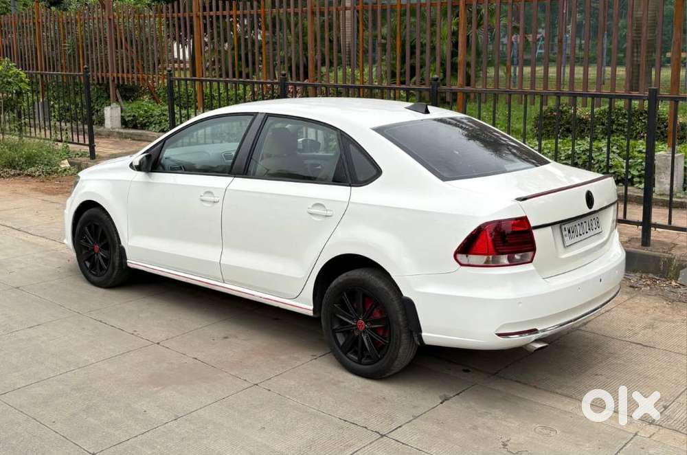 Volkswagen Vento 1.2 Tsi Highline Plus At, 2015, Petrol