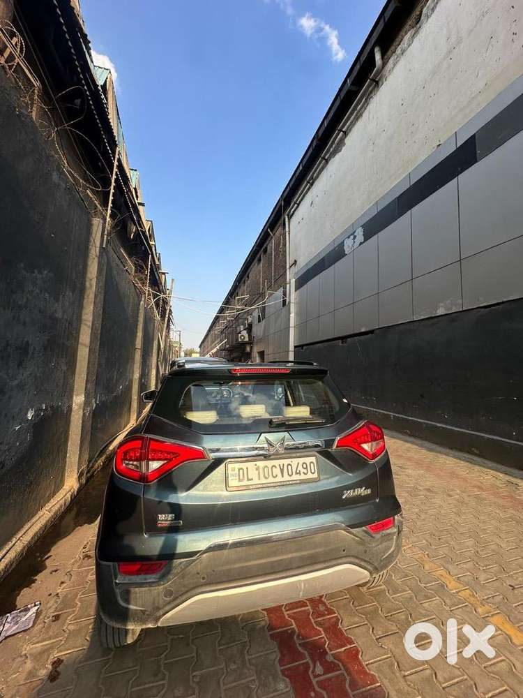 Mahindra Xuv300 2023 Petrol Well Maintained