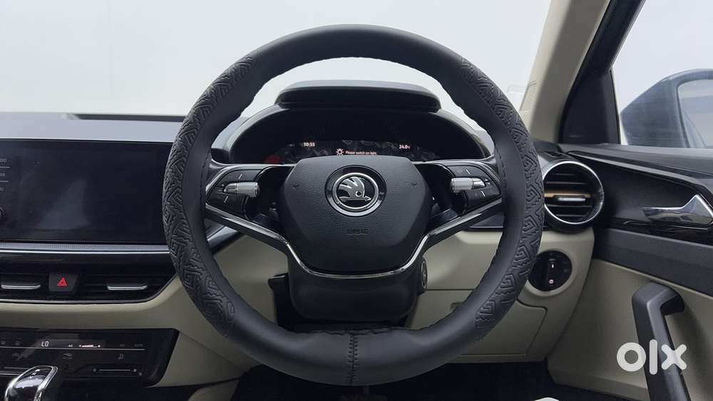 Skoda Slavia Style 1.0l Tsi At, 2023, Petrol