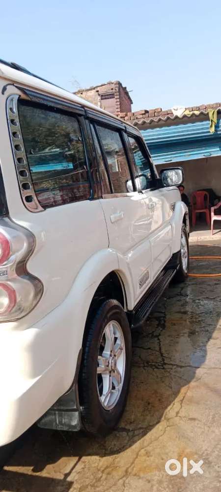 Mahindra Scorpio 2017 October Diesel 118000 Km Driven