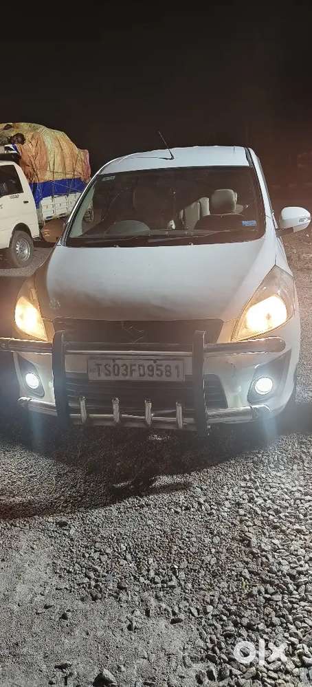 Maruti Suzuki Ertiga 2013