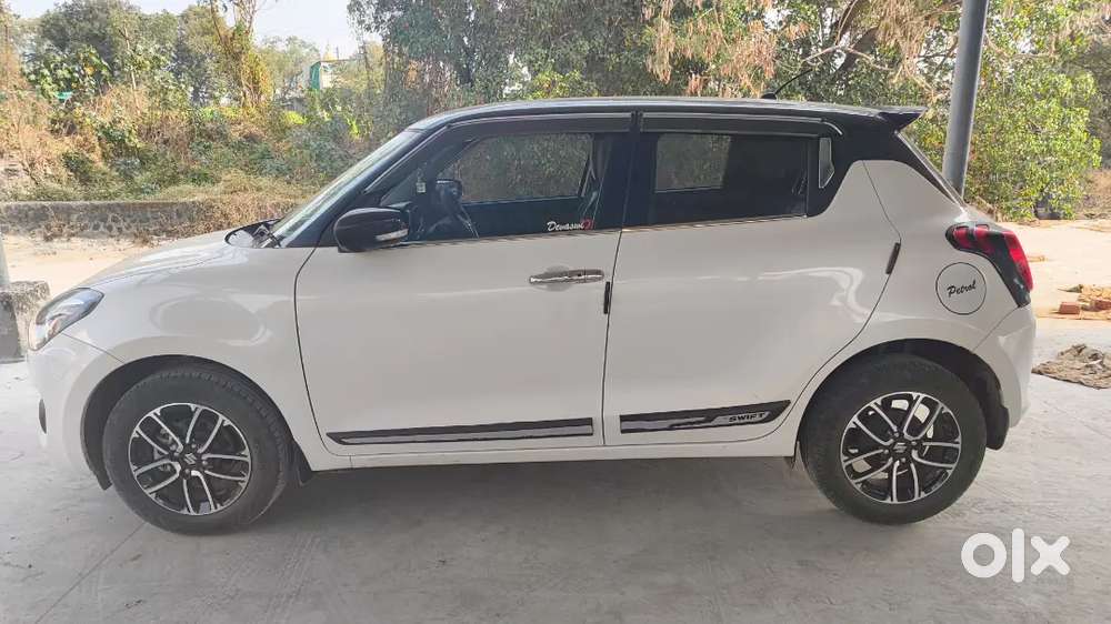 Maruti Suzuki Swift Zxi+ Deul Tone Petrol 35000 Km Dreven