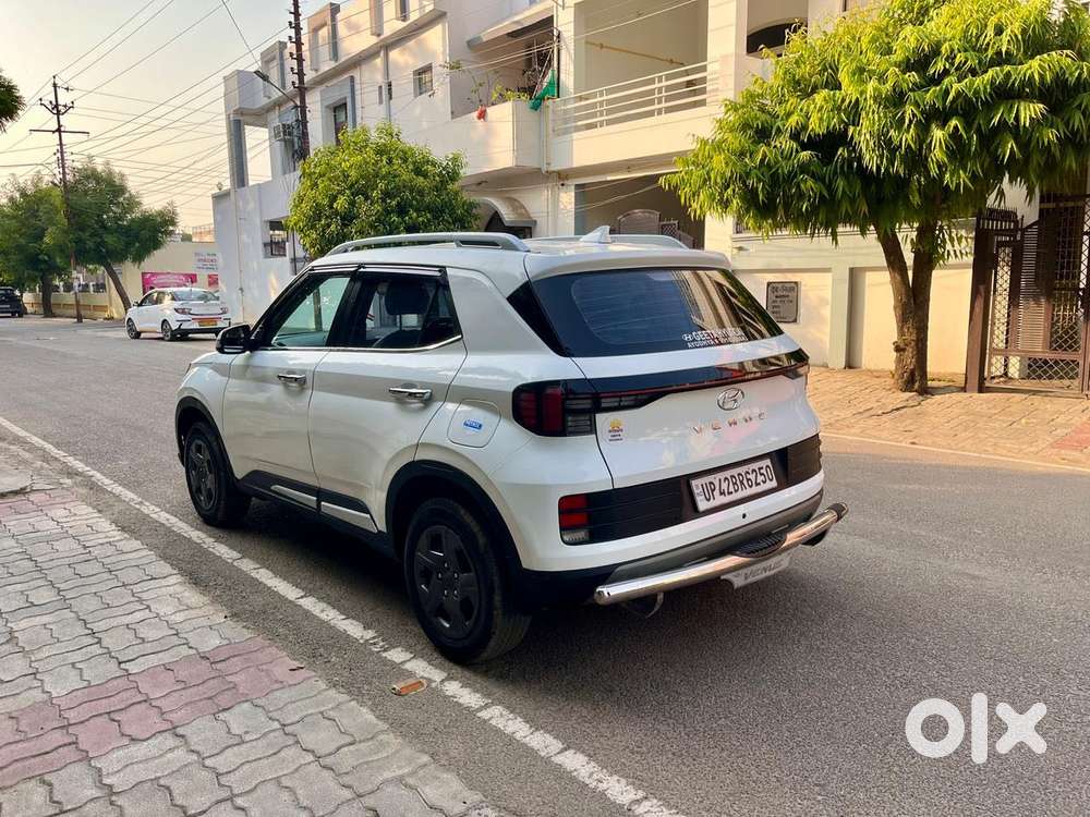 Hyundai Venue 1.2 S (o), 2024, Petrol