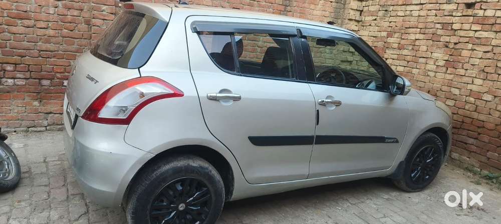 Maruti Suzuki Swift 2012 Cng & Hybrids Well Maintained