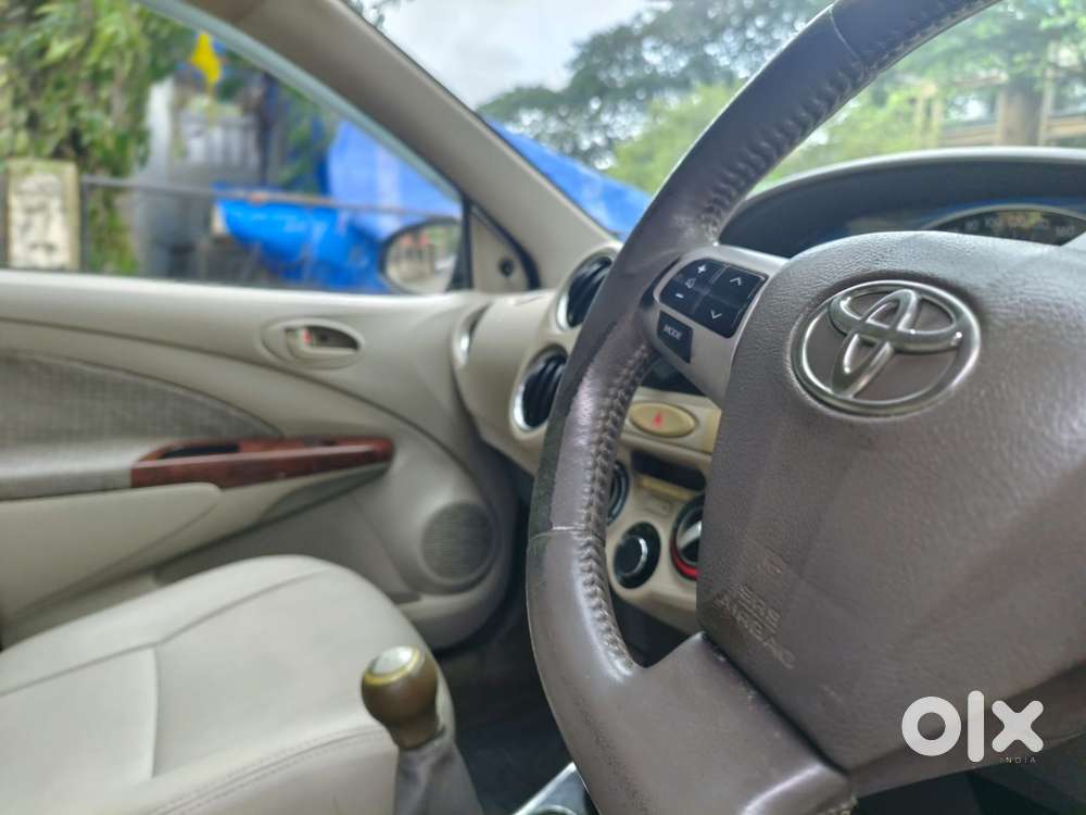 Toyota Etios Liva V Limited, 2014, Petrol