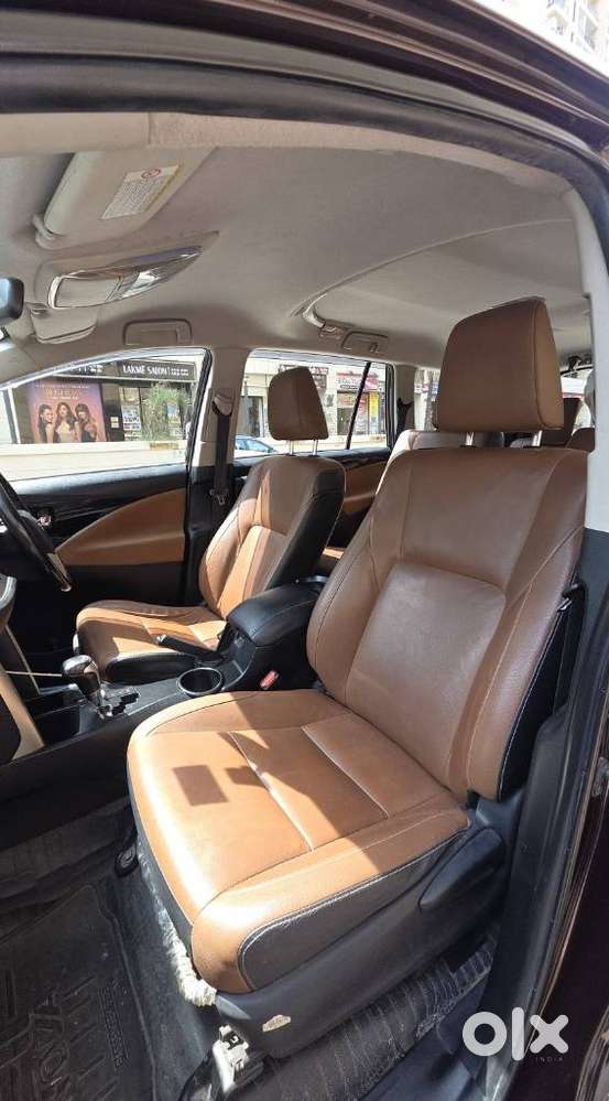 Toyota Innova Crysta 2.8 Zx At 7 Seater, 2016, Diesel