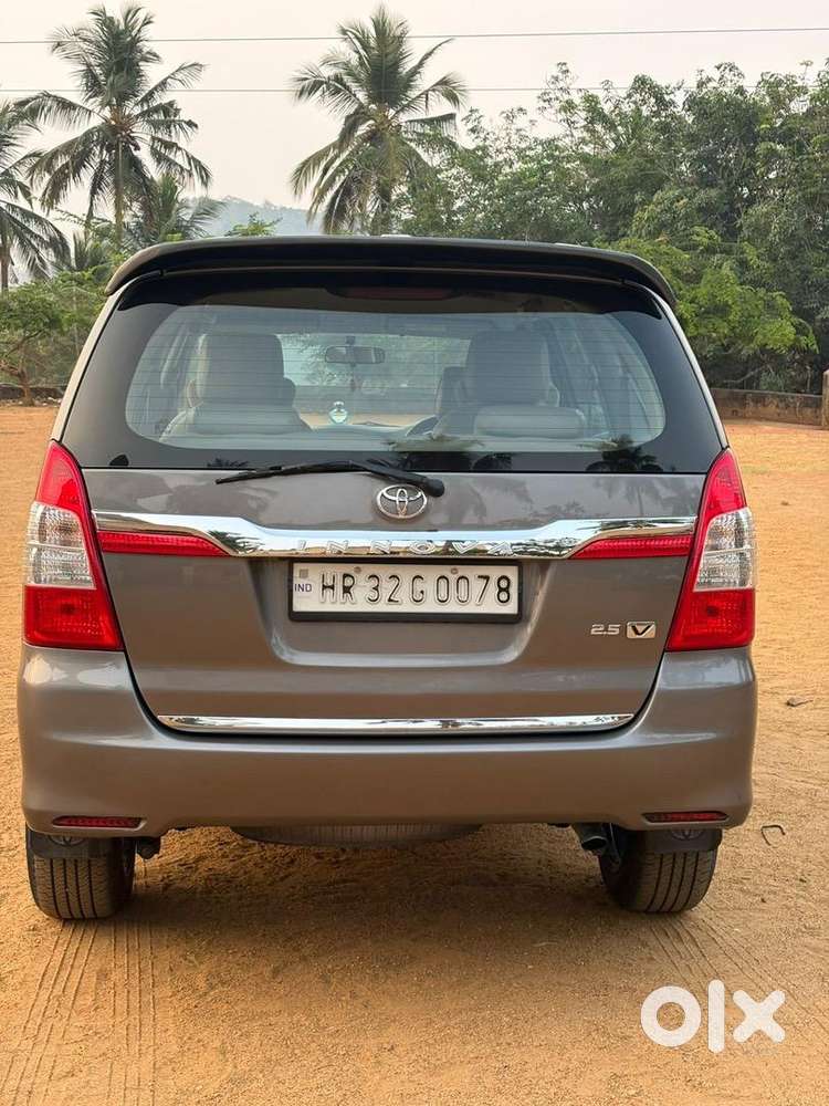 Toyota Innova V