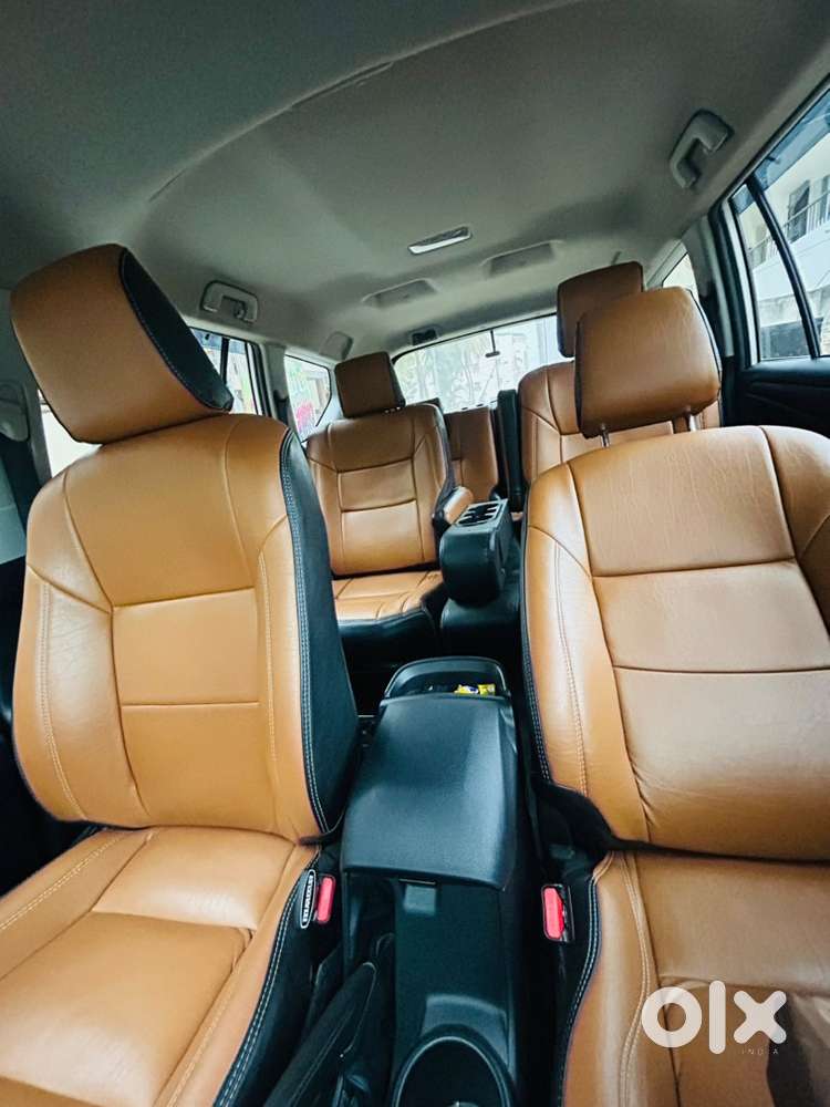 Toyota Innova Crysta 2025