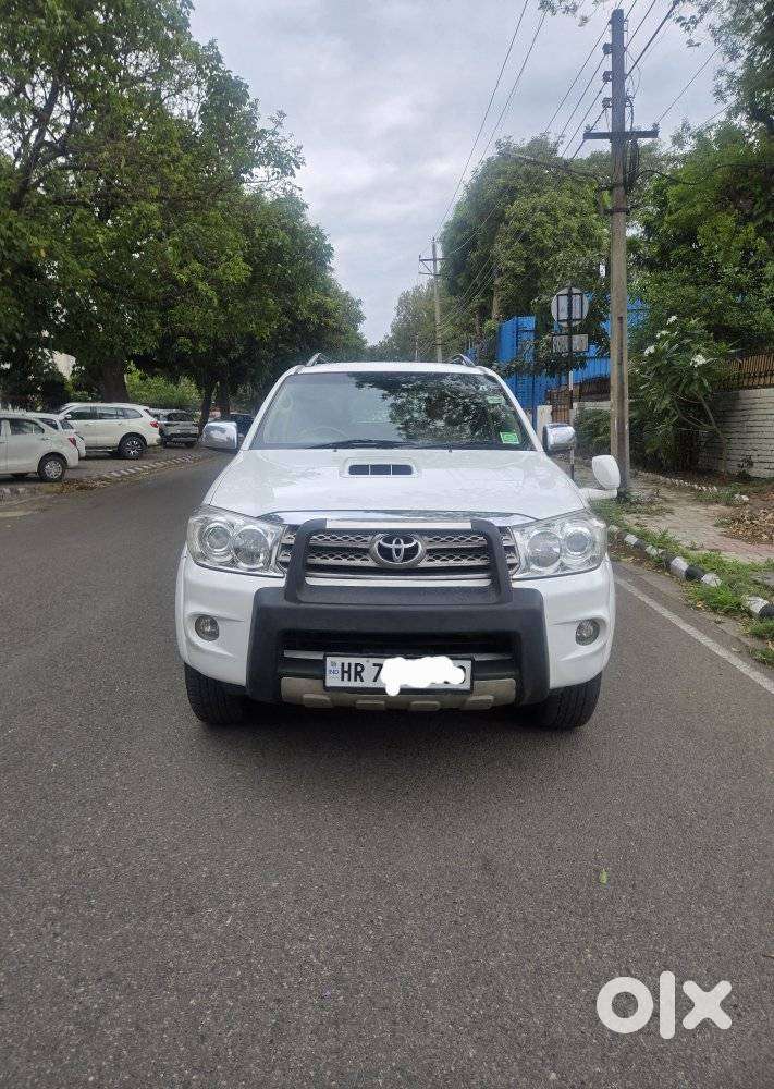 Toyota Fortuner 3.0 4x4 Manual, 2011, Diesel