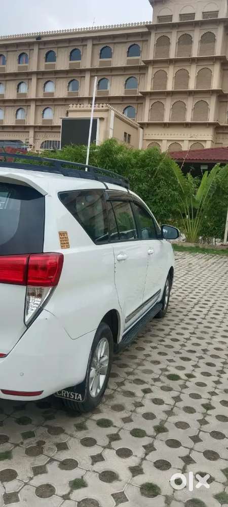 Toyota Innova Crysta 2023 Suv