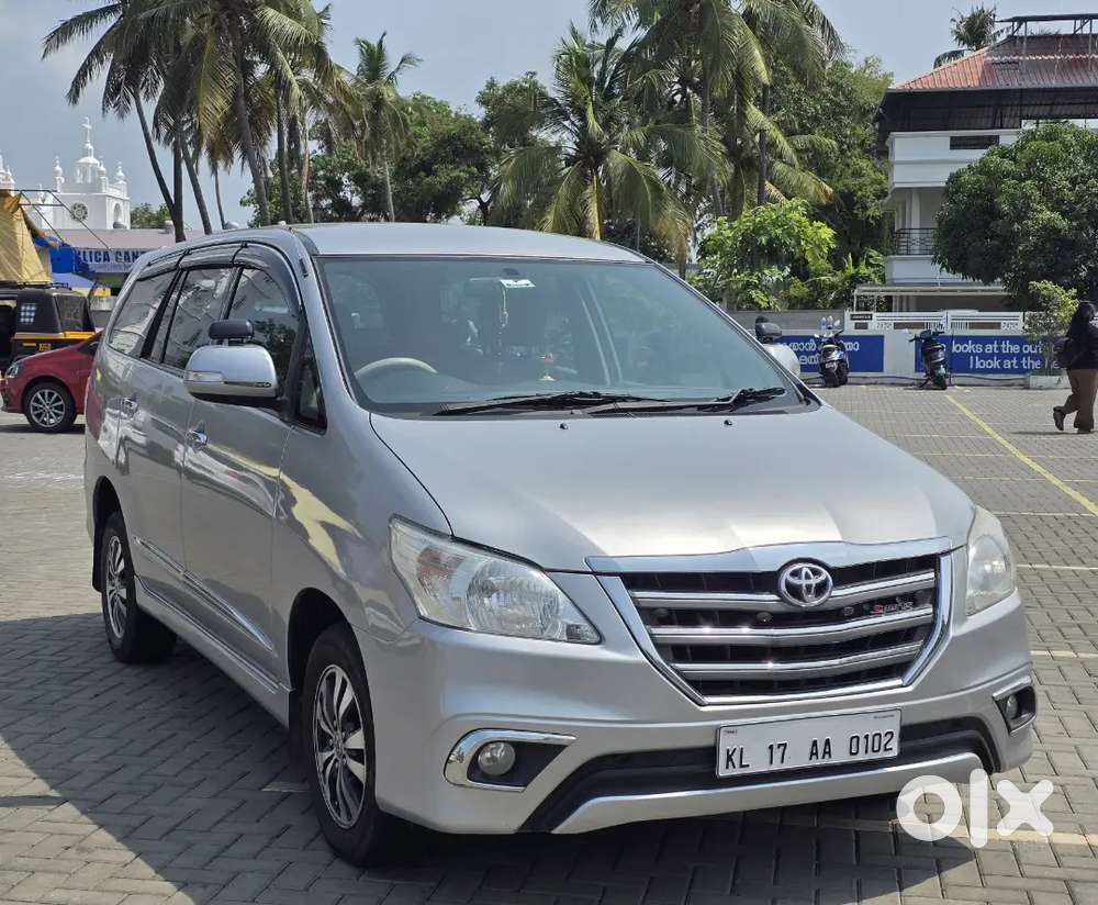 Toyota Innova 2015 V Model 8 Str..re...up To Kl