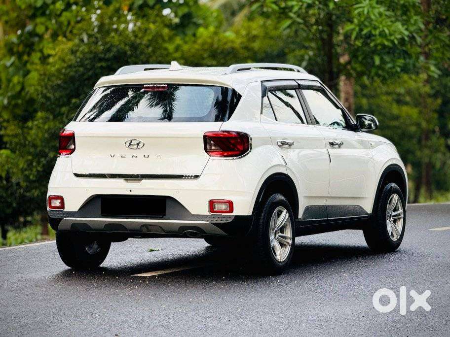 Hyundai Venue 1.2 S Plus, 2020, Petrol