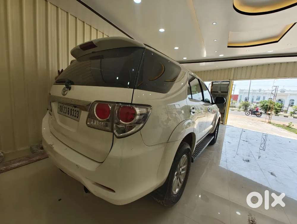 Toyota Fortuner 2014 Diesel 98000 Km Driven