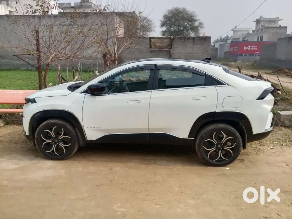 Tata Curvv  Creative +s 2025 Petrol 19600 Kmdriven.brand New Condition